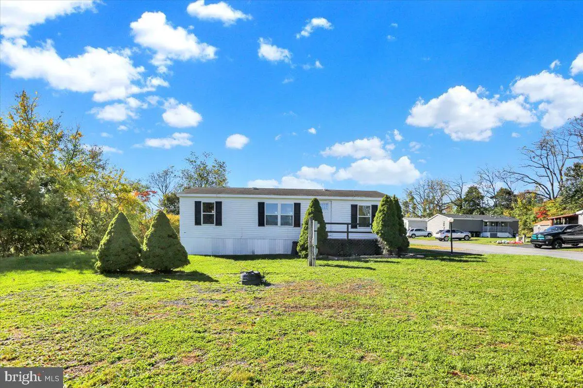 327 Oak St, Hamburg, PA 19526 - #1