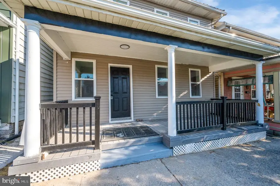 69 Main St, Womelsdorf, PA 19567 - #2