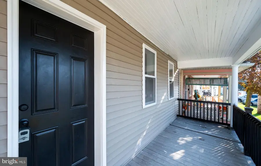 69 Main St, Womelsdorf, PA 19567 - #3