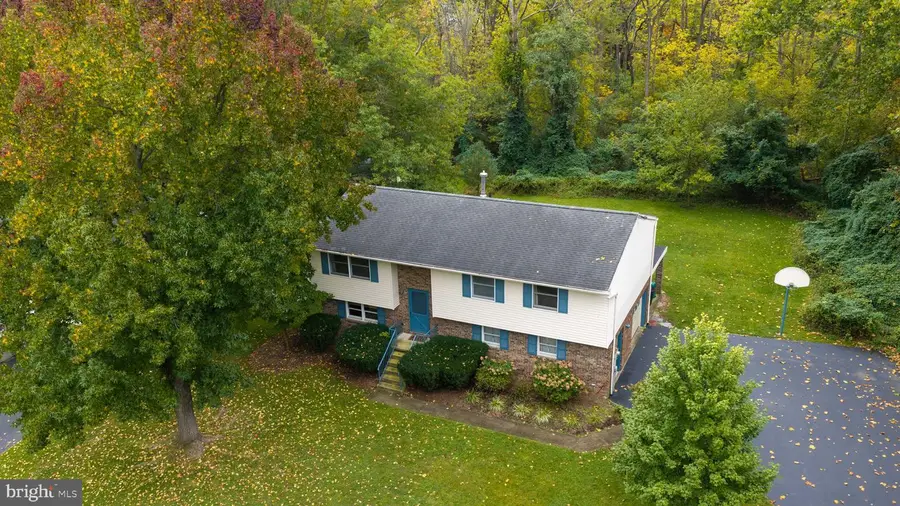 1376 Woodcrest Dr, Reading, PA 19607 - #3