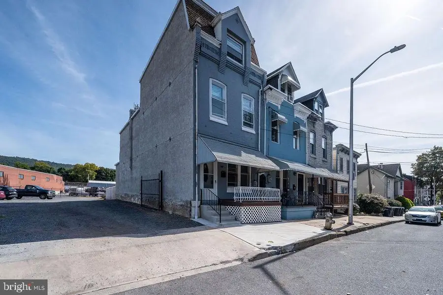 447 N 2nd St, Reading, PA 19601 - #2