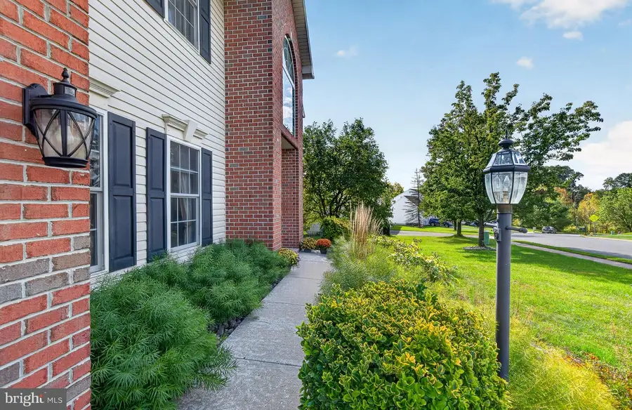 226 Loyalsock Dr, Douglassville, PA 19518 - #2