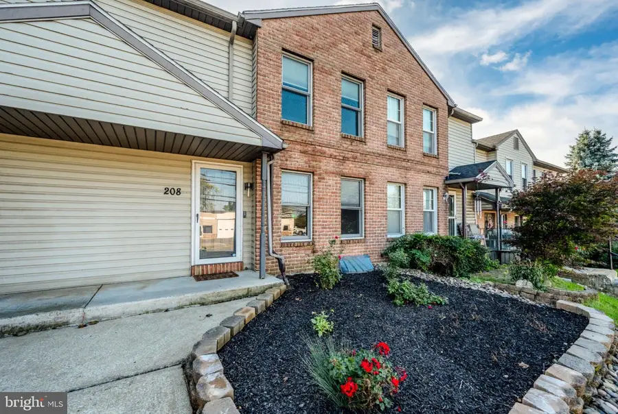 208 Morgantown Rd, Reading, PA 19611 - #3