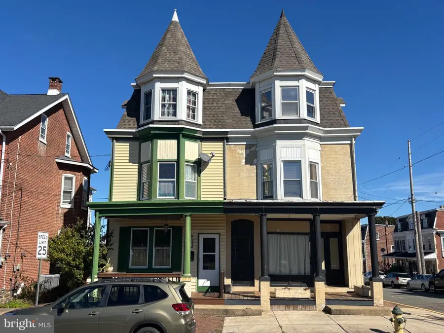 233 E 3rd St, Boyertown, PA 19512 - #2