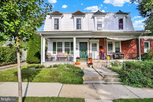 1557 Delaware Ave, READING, PA 19610