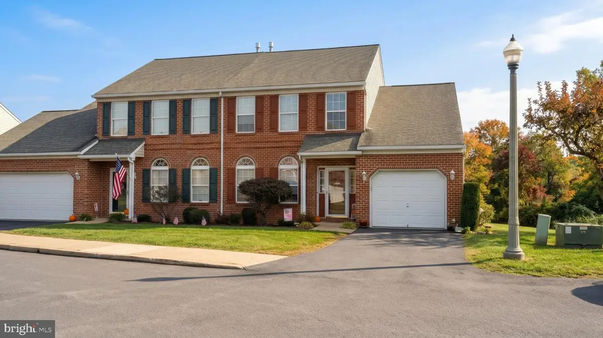 10 Fallowfield Cir, Reading, PA 19607 - #1