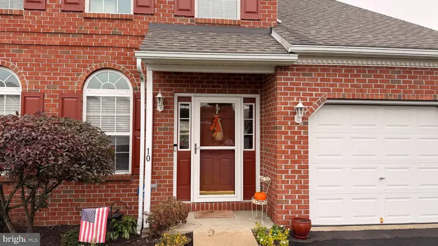 10 Fallowfield Cir, Reading, PA 19607 - #2