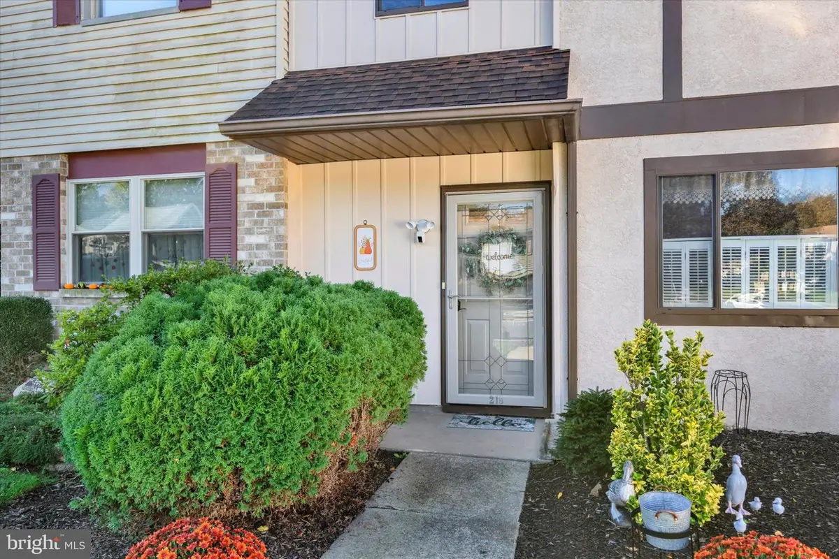 218 Saddlebrook Dr, Wernersville, PA 19565 - #1