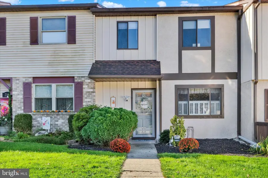 218 Saddlebrook Dr, Wernersville, PA 19565 - #2