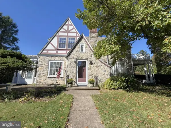 2 Jefferson Blvd, WEST LAWN, PA 19609