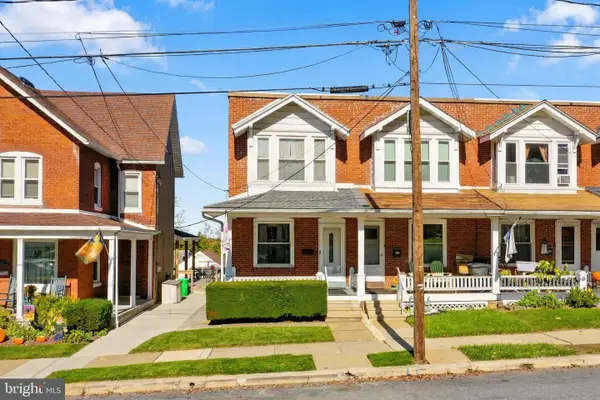 11 W Broad St, SHILLINGTON, PA 19607