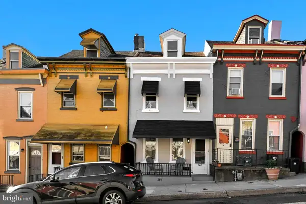 240 Chestnut St, WEST READING, PA 19611