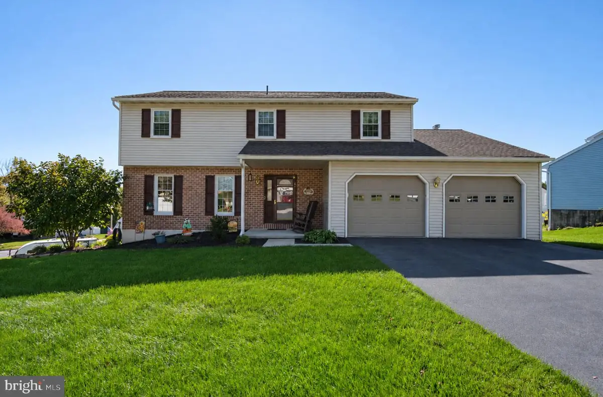 1720 S Mountain Dr, Sinking Spring, PA 19608 - #1