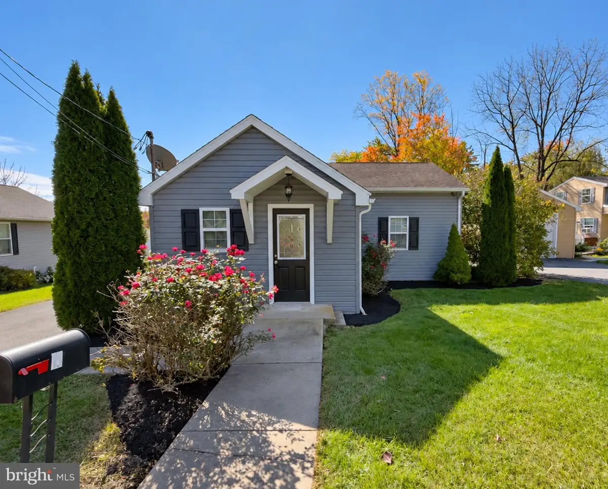 13 Alsace Ave, Temple, PA 19560 - #1