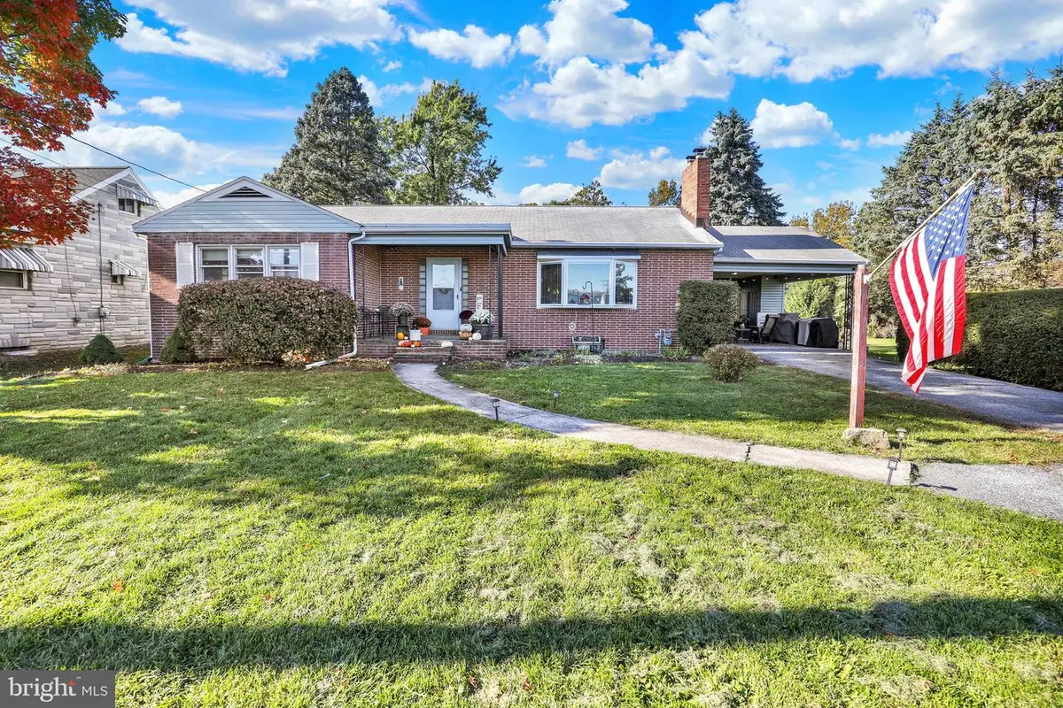 138 S Freeman St, Robesonia, PA 19551 - #1
