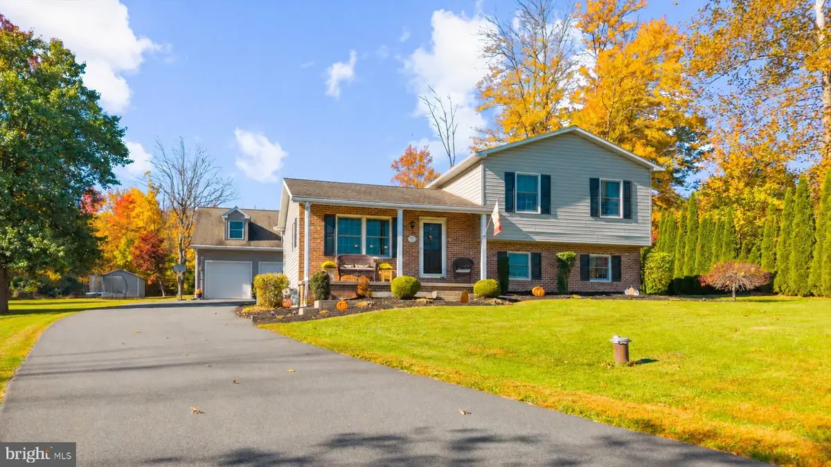 124 Wilt Rd, Bechtelsville, PA 19505 - #1
