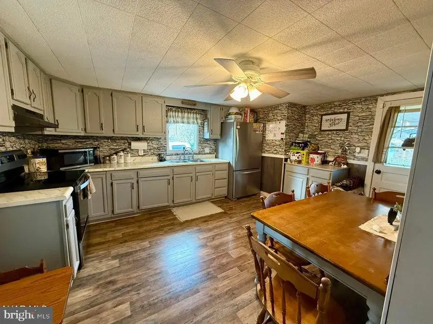 183 Pealer St, Williamsburg, PA 16693 - #3