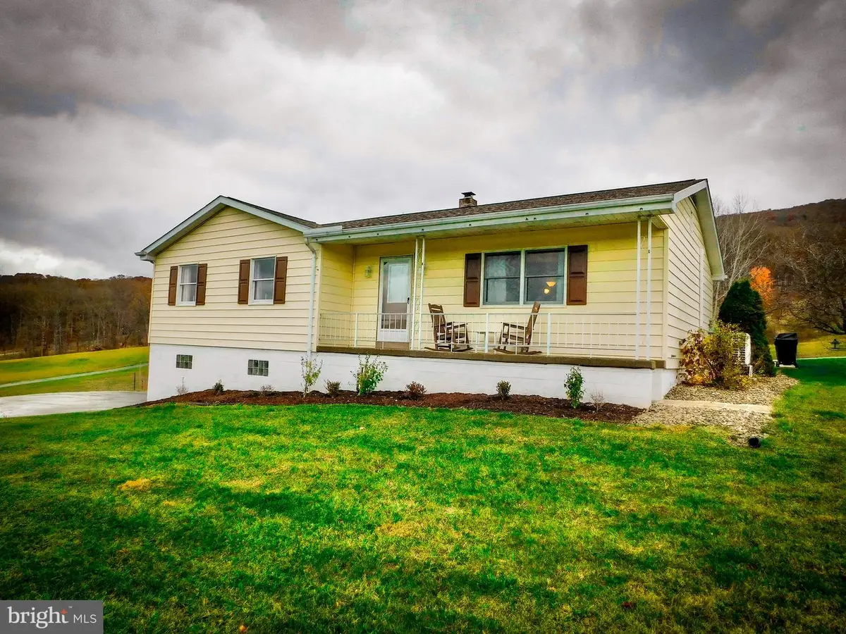195 Swan Rd, Hollidaysburg, PA 16648 - Image #1