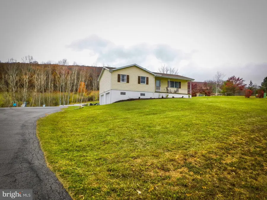 195 Swan Rd, Hollidaysburg, PA 16648 - Image #2