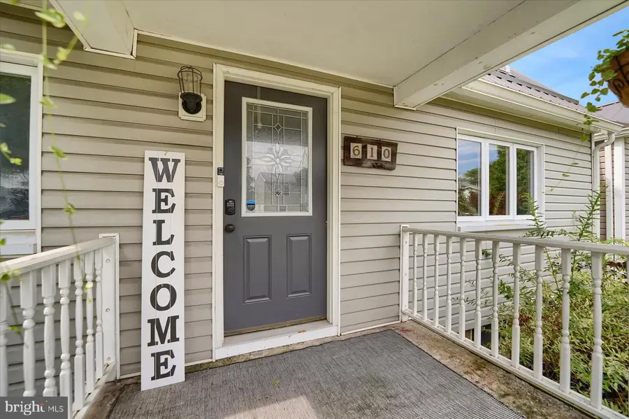 610 8th St N, Bellwood, PA 16617 - #2