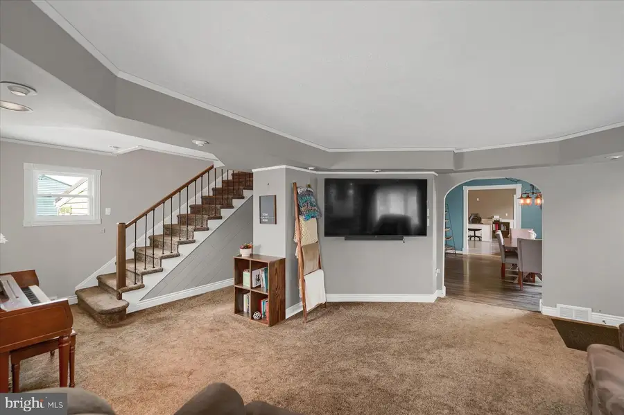 610 8th St N, Bellwood, PA 16617 - #3