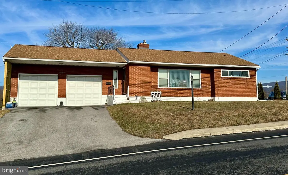 909 E Main St, Roaring Spring, PA 16673 - #1