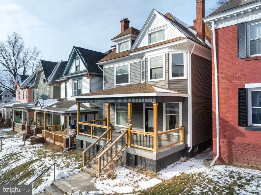 1209 Lincoln Ave, Tyrone, PA 16686 - #2