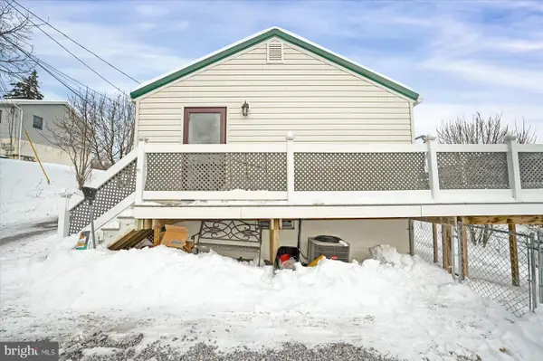 2230 Hillside Alley, TYRONE, PA 16686