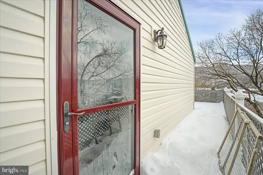 2230 Hillside Alley, Tyrone, PA 16686 - #2