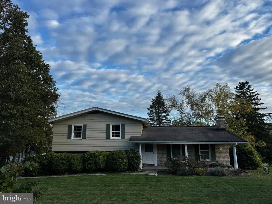 16 Elm St, Hollidaysburg, PA 16648 - #3