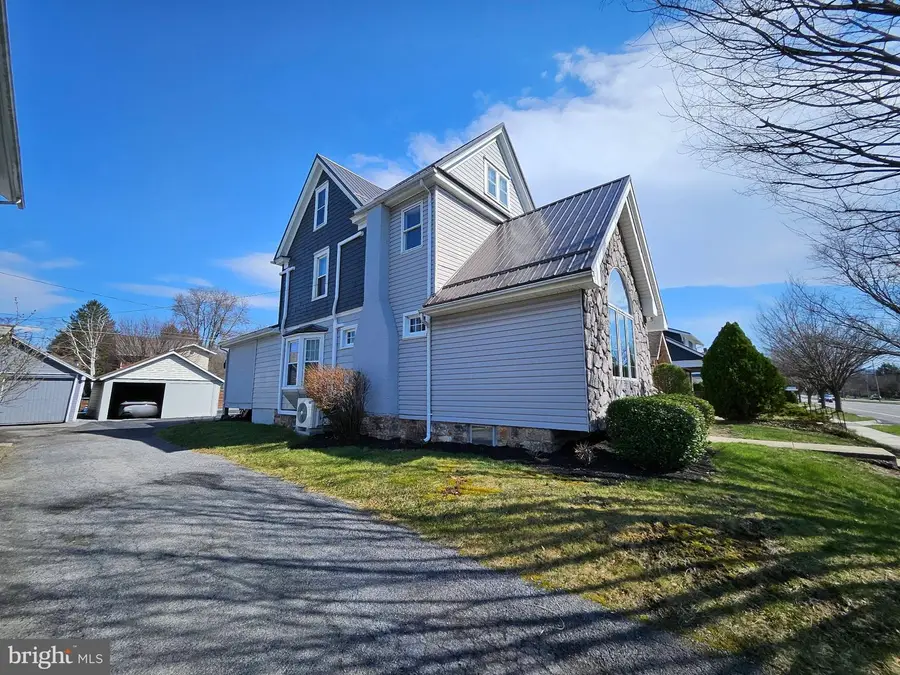 211 Logan Blvd, Altoona, PA 16602 - #2