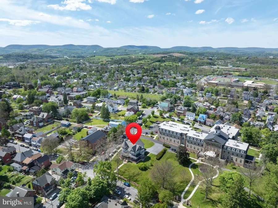 501 Walnut St, Hollidaysburg, PA 16648 - #3