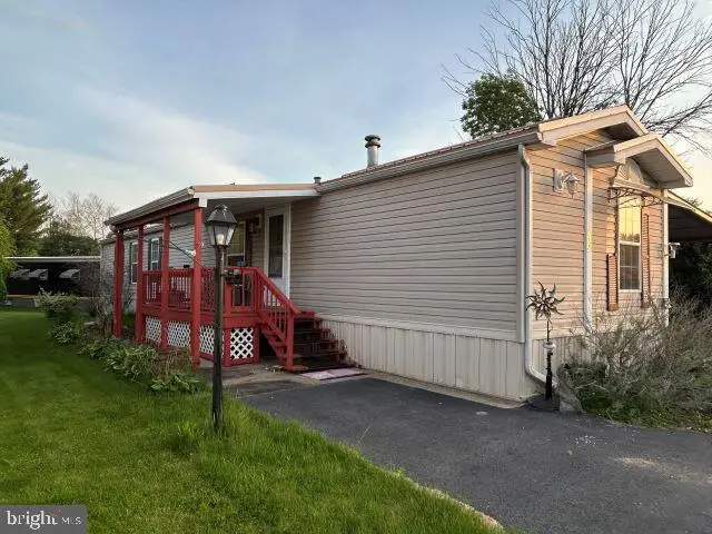 724 Maplewood Dr, Altoona, PA 16601 - #1