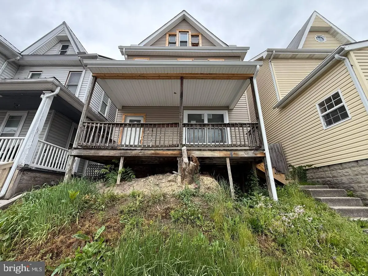 2520 W Chestnut Ave, Altoona, PA 16601 - #1