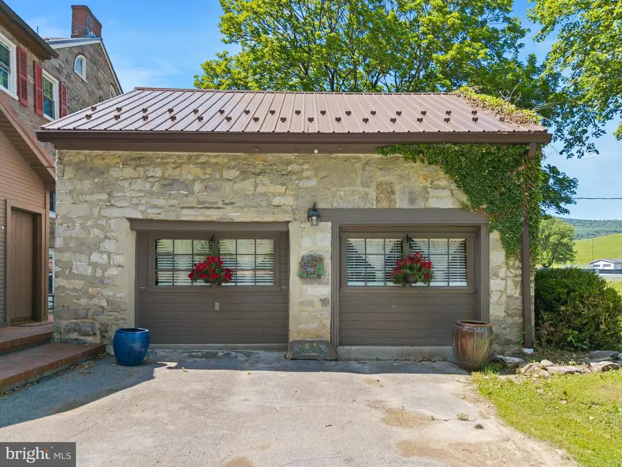 2877 Yellow Springs Dr, Williamsburg, PA 16693 - #2