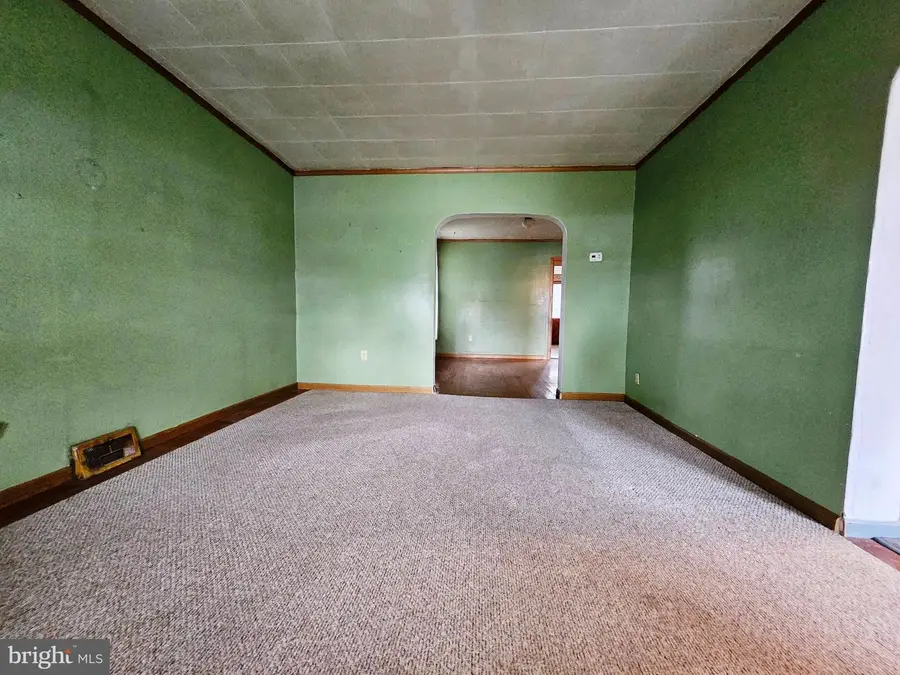 615 W 15th St, Tyrone, PA 16686 - #3