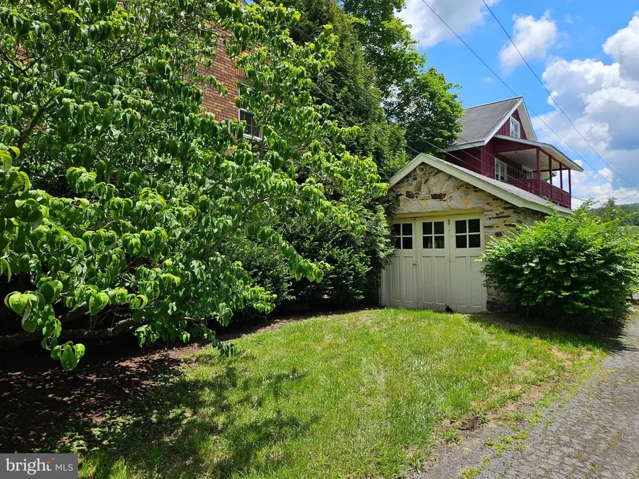806 Garber St, Hollidaysburg, PA 16648 - #2
