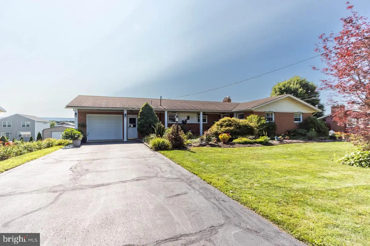 204 Oakdale Rd, Martinsburg, PA 16662 - #1
