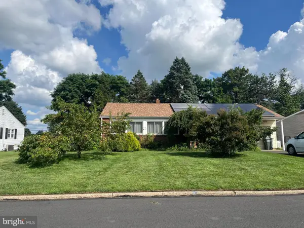 1327 Lacebark St, FEASTERVILLE TREVOSE, PA 19053