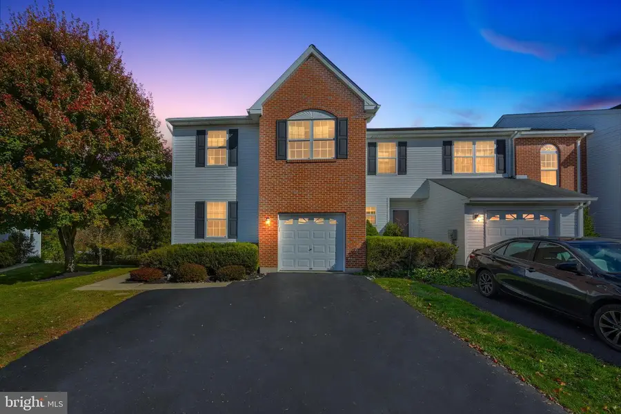 172 Hampshire Dr, Sellersville, PA 18960 - Image #3