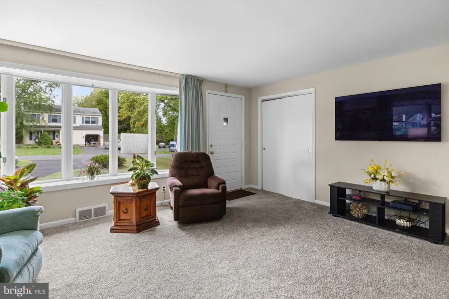 713 Mason Dr, Warminster, PA 18974 - Image #3