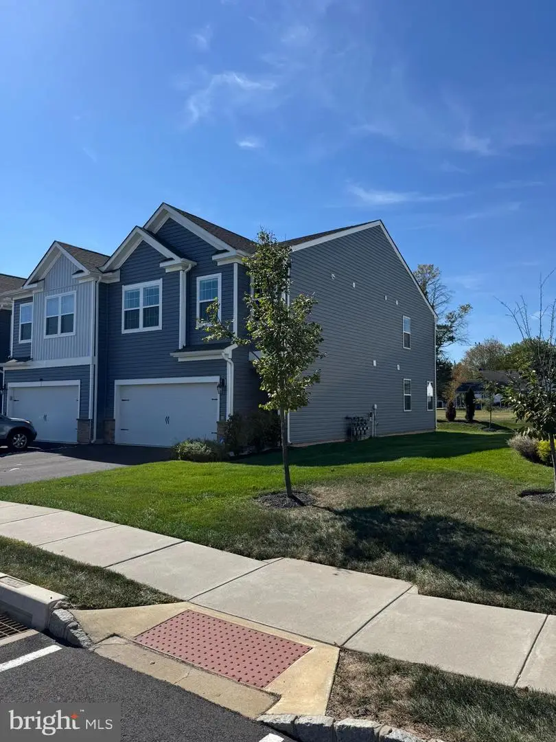 8 Fonthill Ct, Quakertown, PA 18951 - Image #2