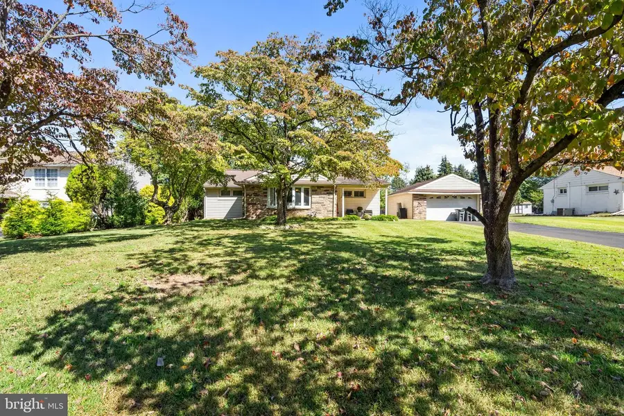 29 Holly Rd, Southampton, PA 18966 - Image #2