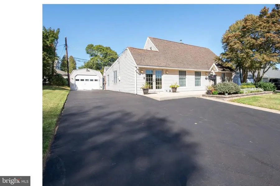 7 Canal Rd, Levittown, PA 19057 - Image #3