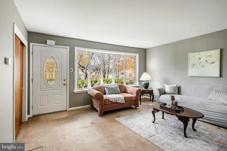 681 Pennhill Dr, Langhorne, PA 19047 - Image #2