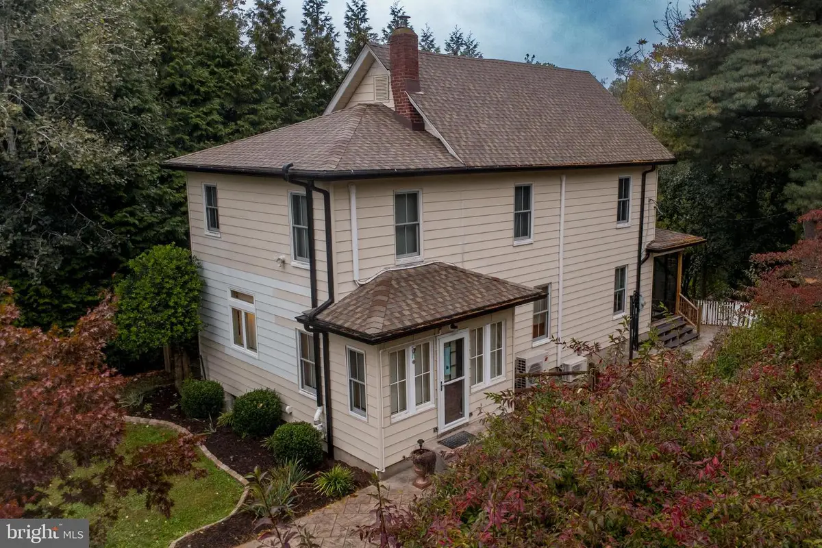 917 Easton Rd, Riegelsville, PA 18077 - Image #1