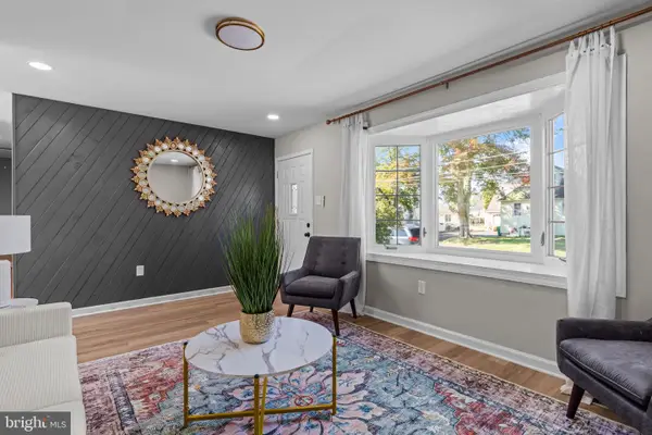 819 Central Ave, CROYDON, PA 19021