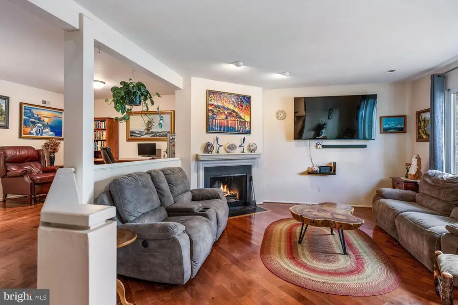 35 Essex Pl, Newtown, PA 18940 - Image #3