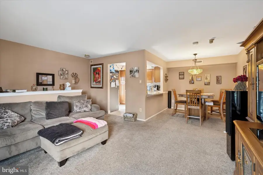 702 Society Pl, Newtown, PA 18940 - Image #2