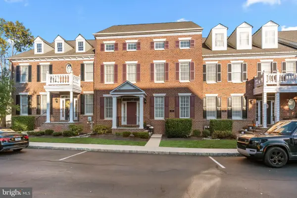 106 Hicks Aly, NEWTOWN, PA 18940